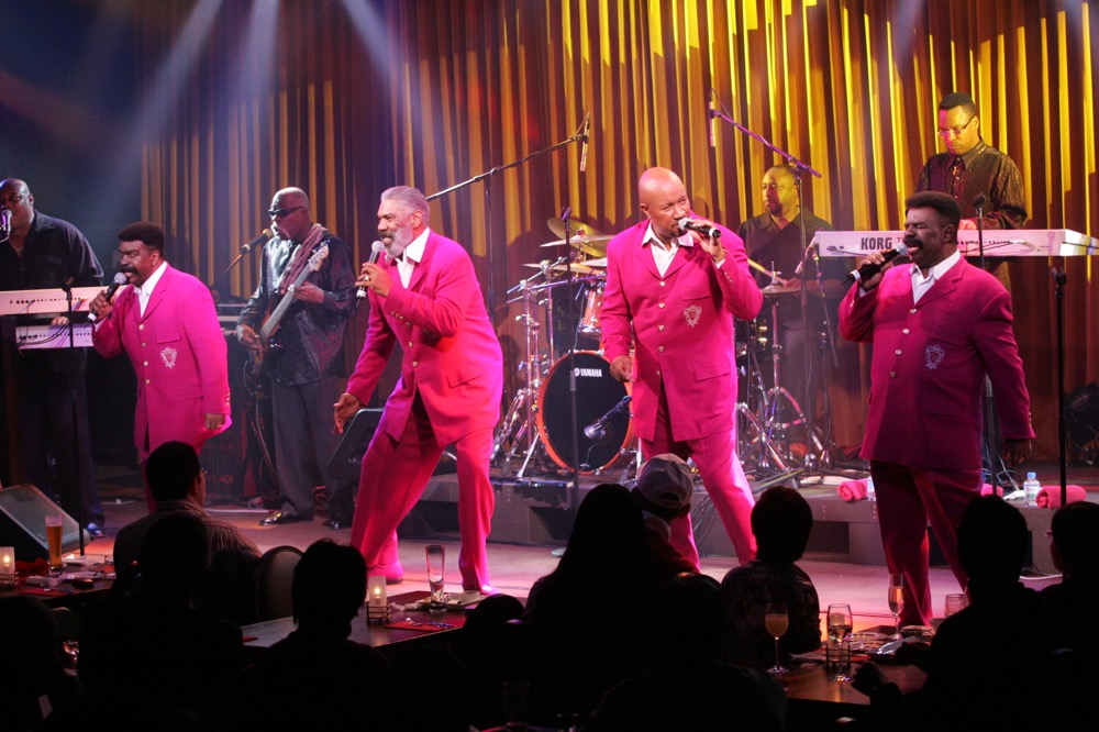 THE WHISPERS 